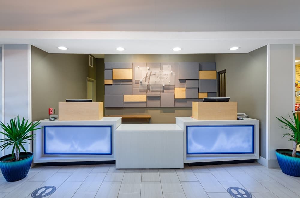 Holiday Inn Express Hotel & Suites Weston by IHG interior in Weston, WV — gallery photo 2