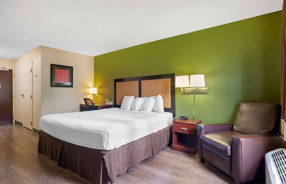 Extended Stay America Suites Los Angeles Torrance Harborgate gallery photo in Torrance, CA — image 19