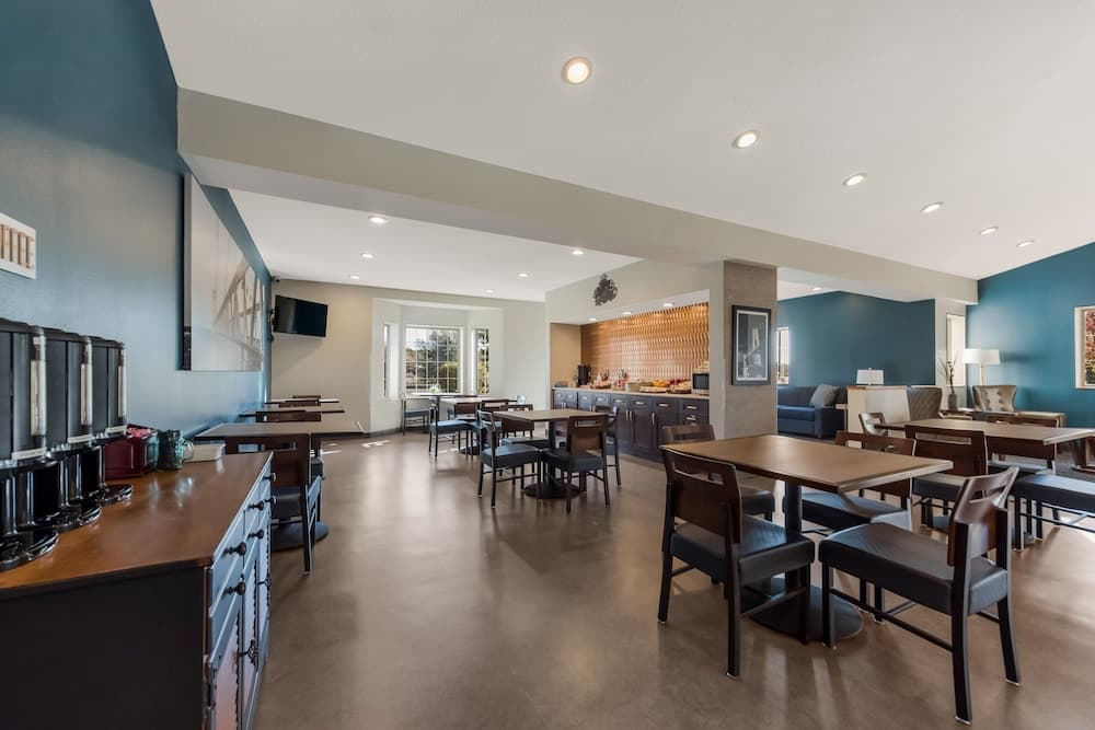 SureStay Plus Hotel by Best Western Highland Poughkeepsie gallery photo in Highland, NY — image 18