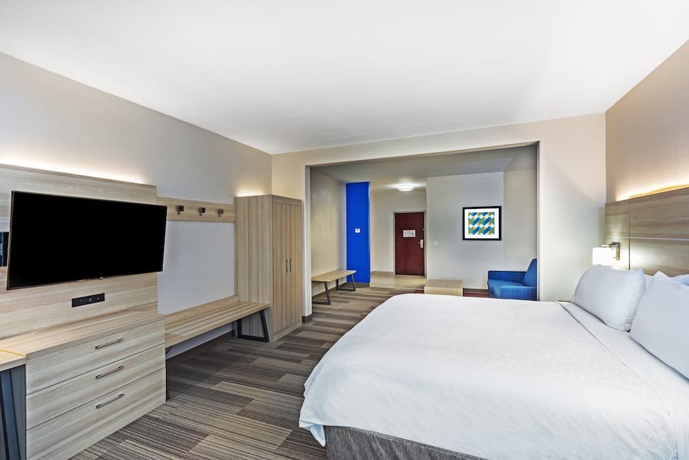 Holiday Inn Express Hotel & Suites VIDOR SOUTH by IHG property views in Vidor, TX — gallery photo 3