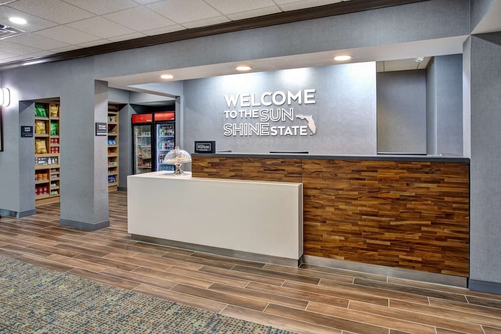 Hampton Inn & Suites Lady Lake/The Villages interior in The Villages, FL — gallery photo 2