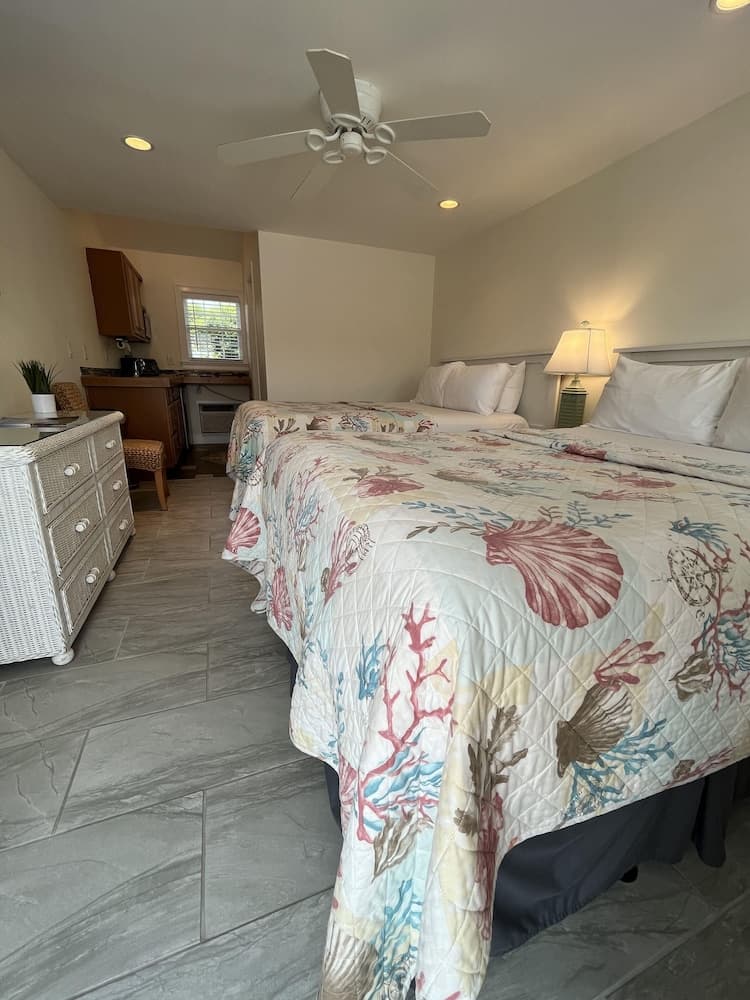 Beach Breeze Inn gallery photo in Falmouth, MA — image 62