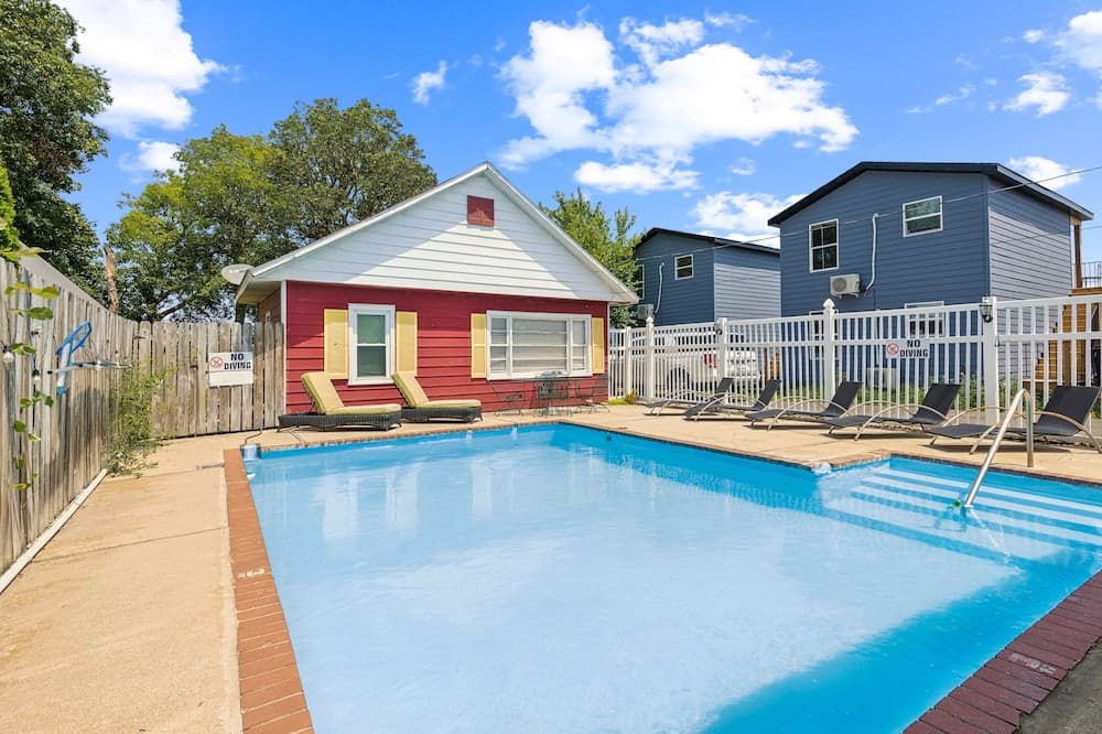 Dave's Last Resort Lakeside - Long Stay Discount - Comfy Cabin 5 1 Bedroom Hotel Room — hotel in Monticello, Indiana