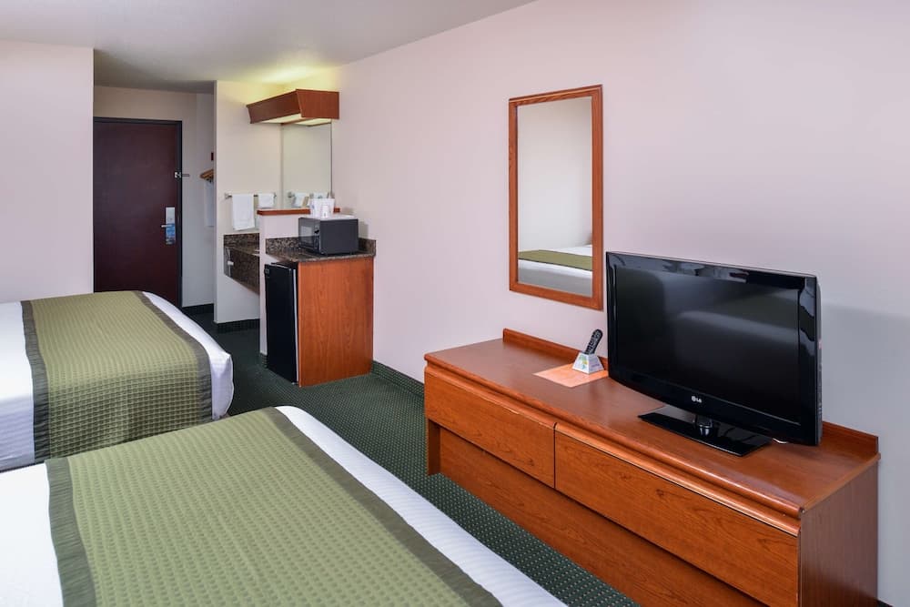Travelodge Suites by Wyndham Newberg gallery photo in Newberg, OR — image 86