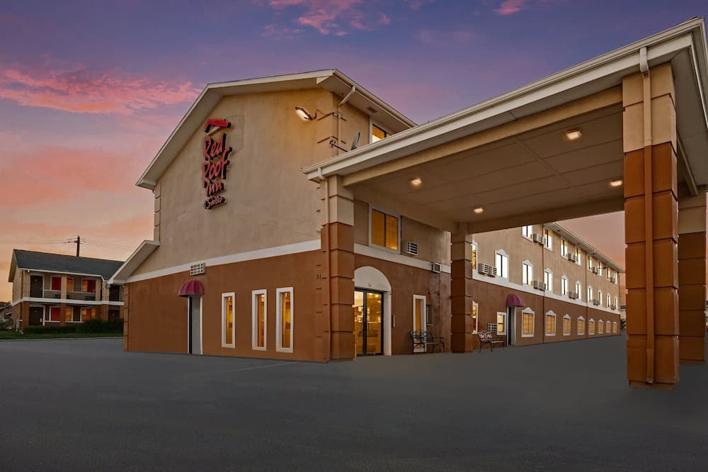 Red Roof Inn & Suites Denton exterior or lobby in Denton, TX — main listing photo