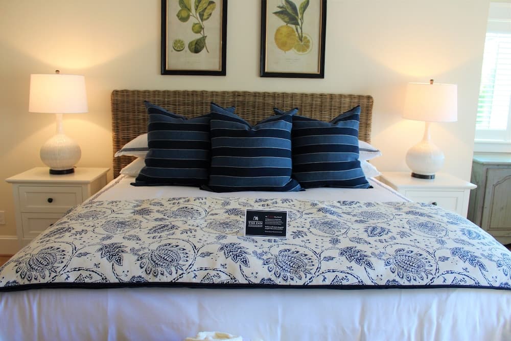 The Inn at Pleasant Beach gallery photo in Bainbridge Island, WA — image 7