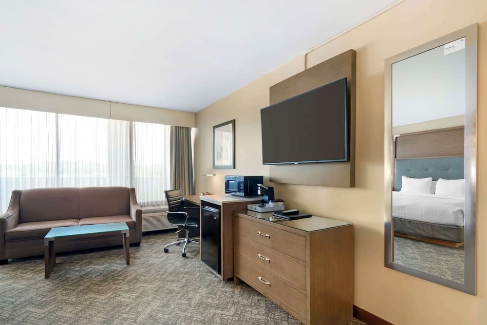 Best Western Plus Kansas City Sports Complex Hotel gallery photo in Kansas City, MO — image 11