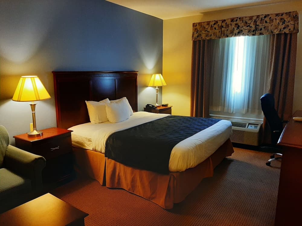 The Regal Hotel interior in Carthage, TX — gallery photo 2