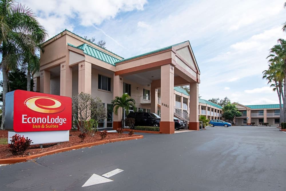 Econo Lodge Inn & Suites Clearwater Central featured exterior or lobby in Clearwater, FL — similar hotel