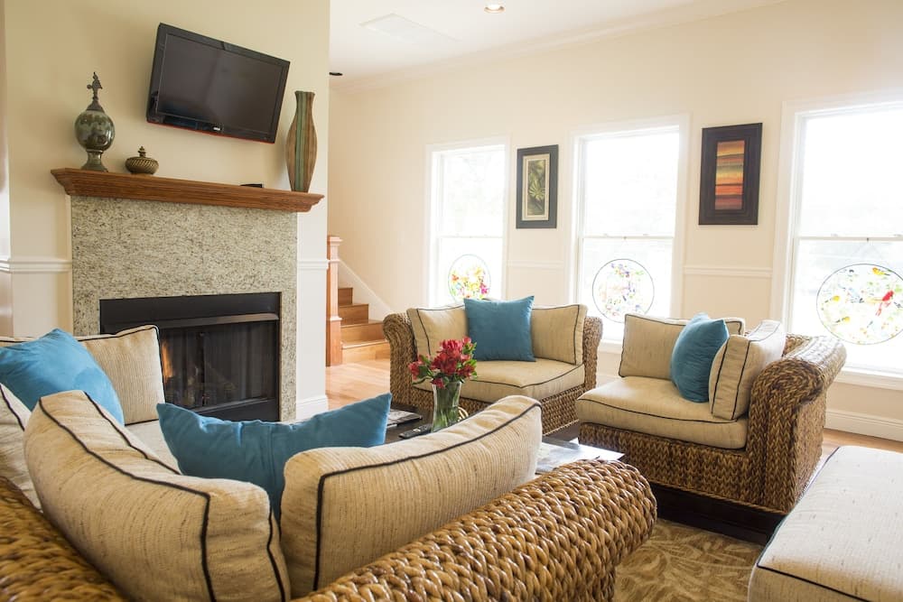 The Almanett Hotel interior in Gulfport, MS — gallery photo 2