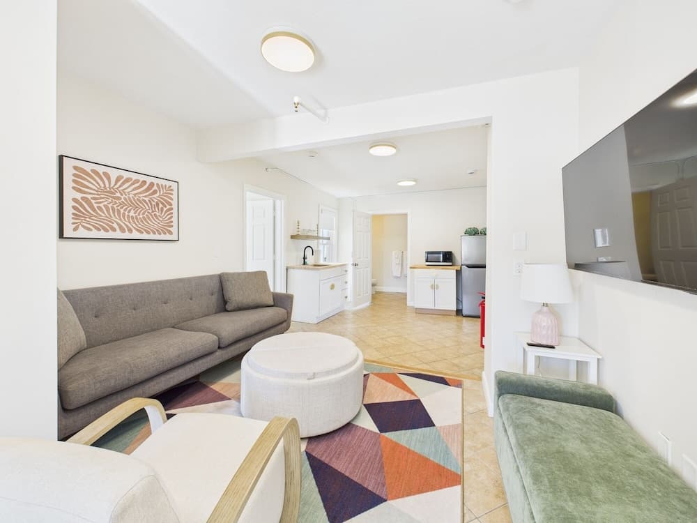 Eureka Hotel featured exterior or lobby in New Shoreham — similar hotel