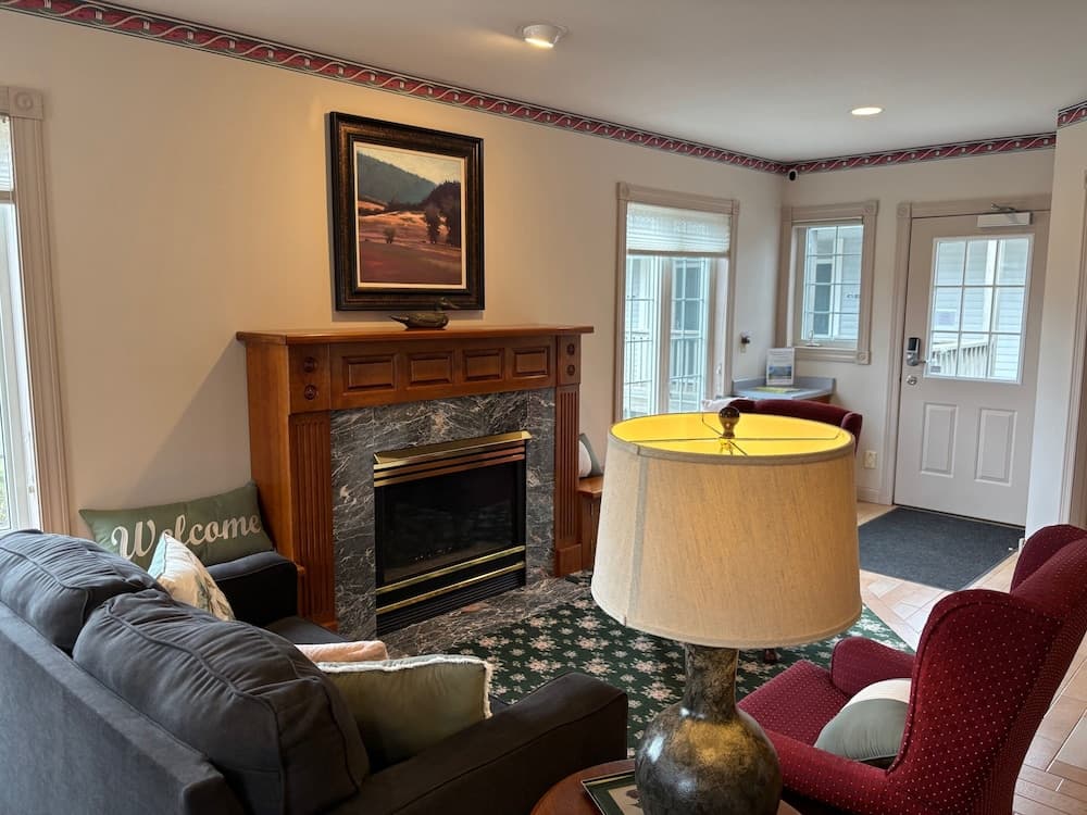 Green Gables Inn interior in Lanesboro, MN — gallery photo 2