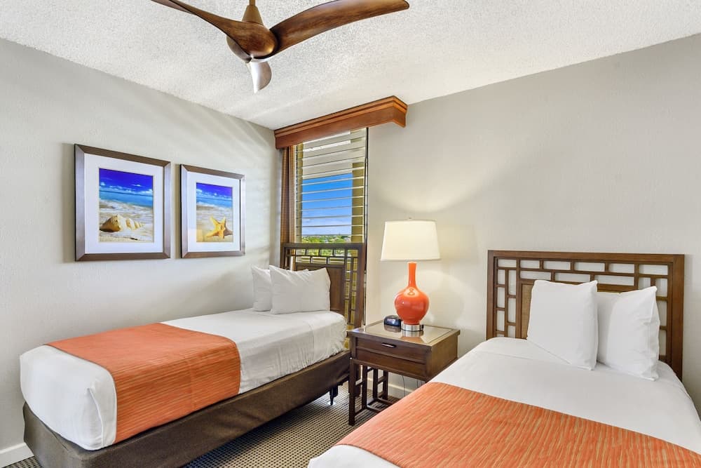 Maui Beach Vacation Club interior in Kihei, HI — gallery photo 2