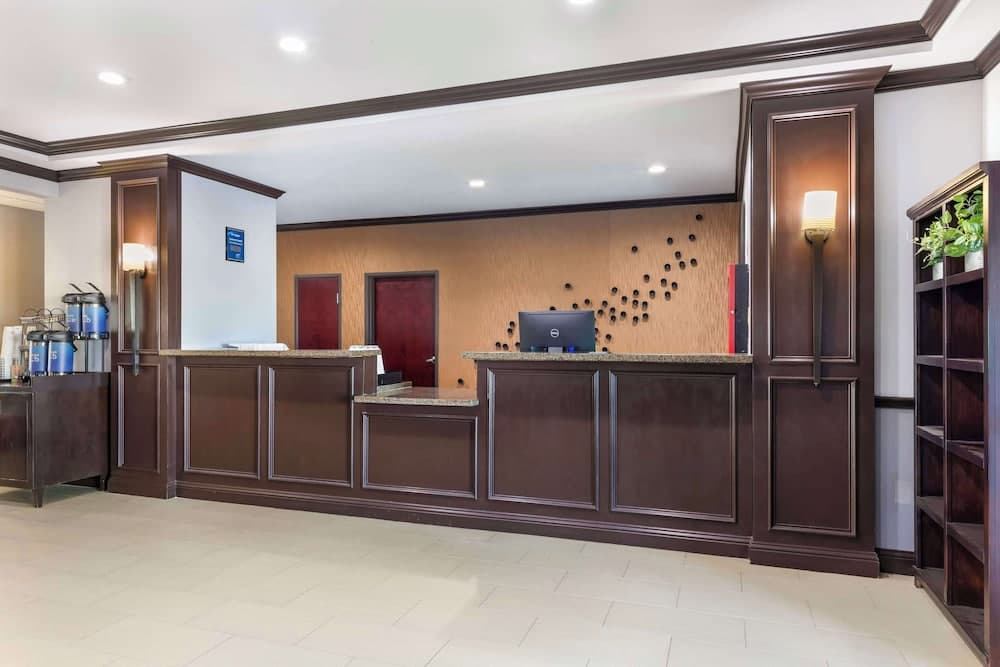 Best Western Carthage Inn & Suites interior in Carthage, TX — gallery photo 2