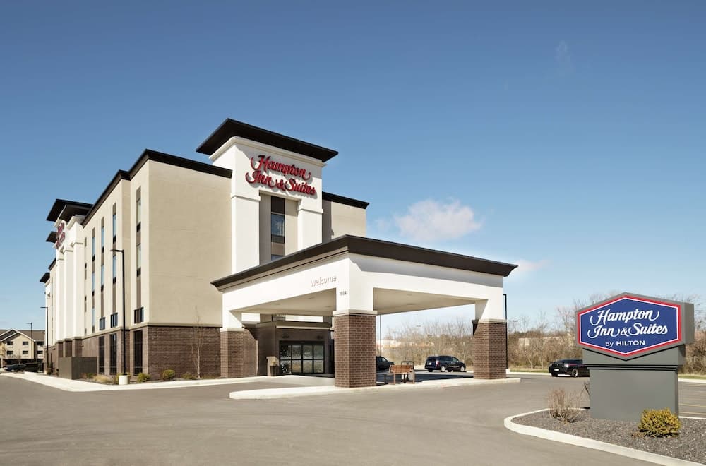 Hampton Inn & Suites St. Louis/Alton featured exterior or lobby in Alton, IL — similar hotel