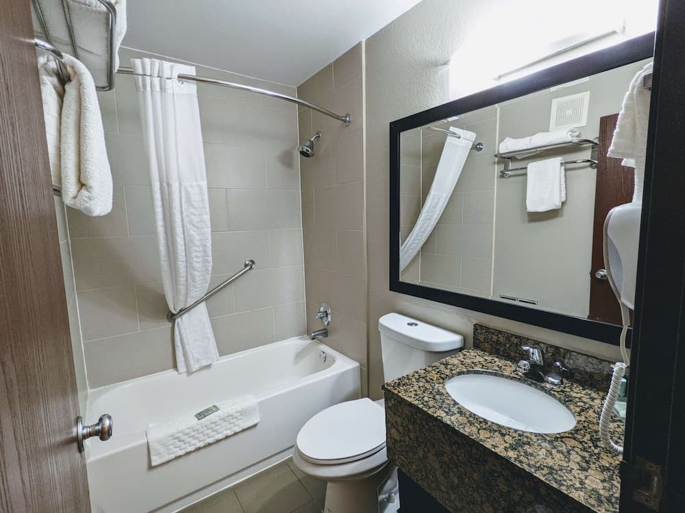 Spark by Hilton Eden Prairie property views in Eden Prairie, MN — gallery photo 3