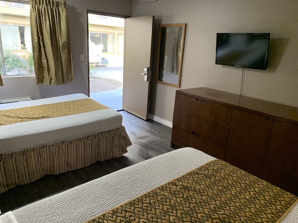 Circle Inn Motel gallery photo in Jurupa Valley, CA — image 21