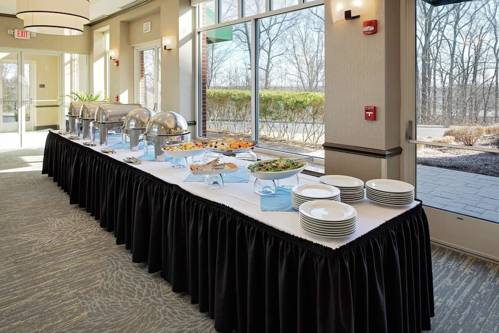 Hilton Garden Inn Hartford North/Bradley Int'l Airport interior in Windsor — gallery photo 2
