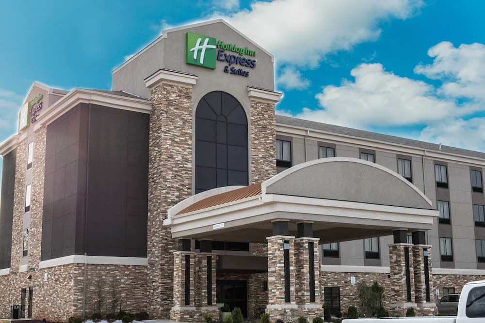 Holiday Inn Express & Suites Oklahoma City Southeast I-35 by IHG featured exterior or lobby in Oklahoma City, OK — similar hotel