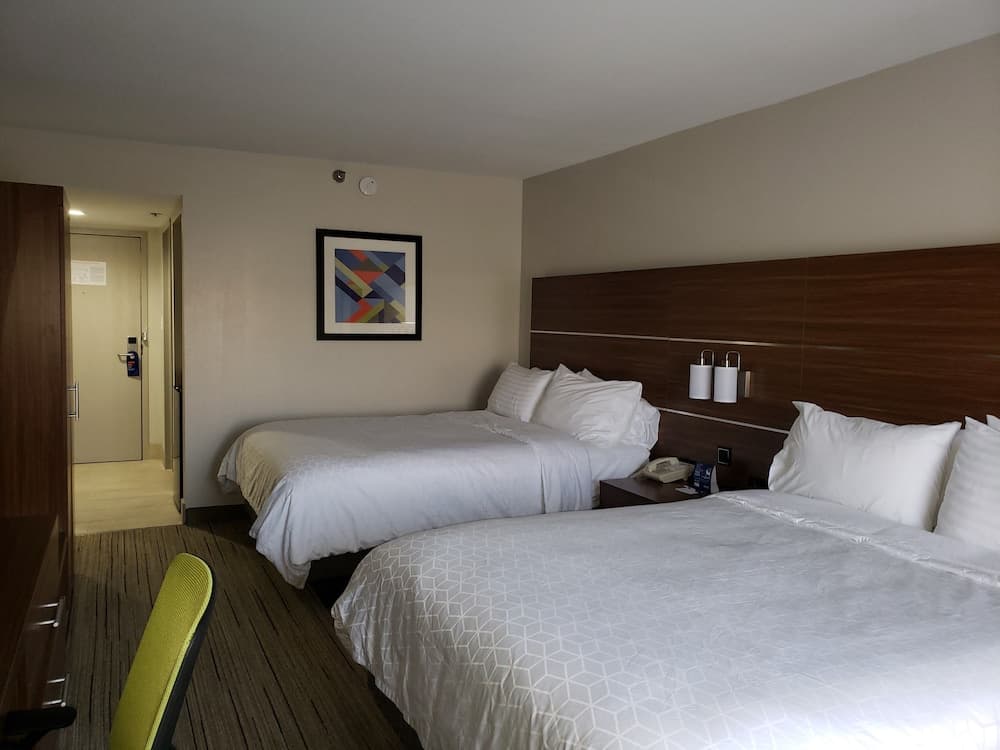 Holiday Inn Express Pigeon Forge/Near Dollywood by IHG interior in Pigeon Forge, TN — gallery photo 2