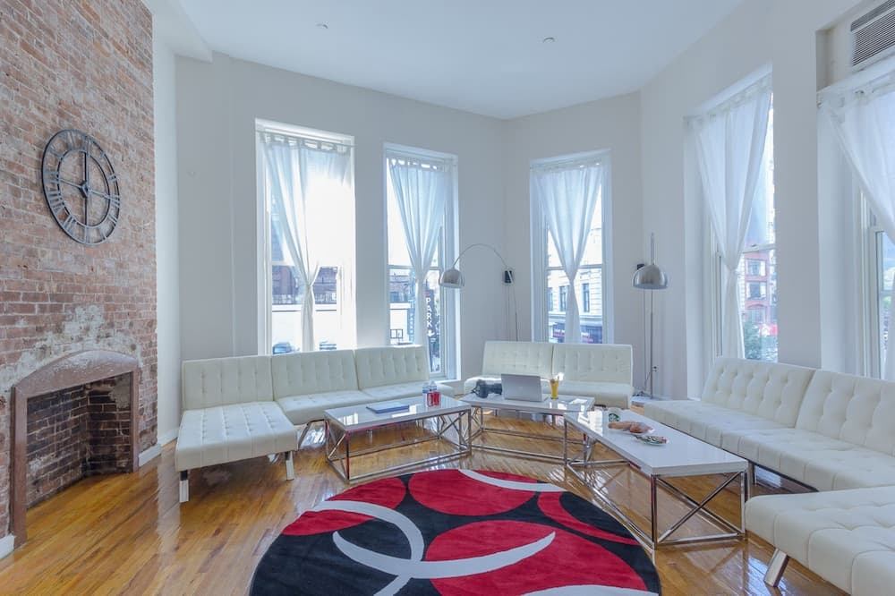 StudioPlus JG Stay property views in New York, NY — gallery photo 3