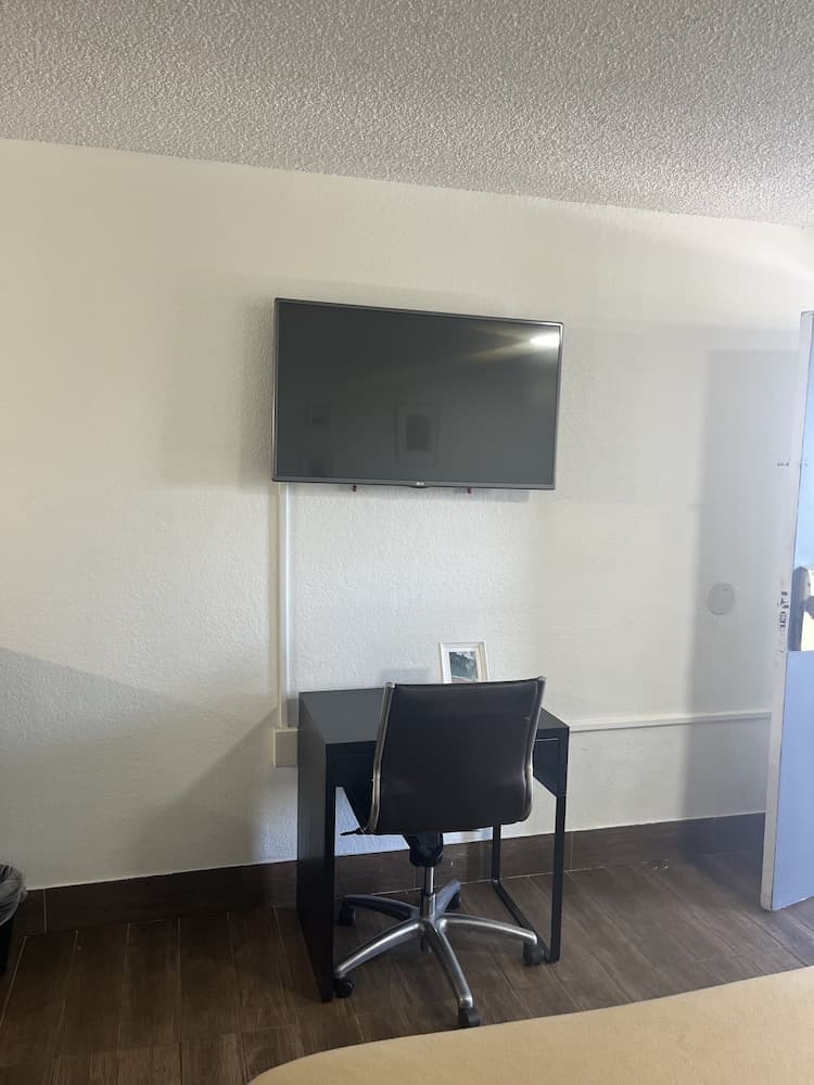 Ocotillo Apartments & Hotel gallery photo in Phoenix, AZ — image 17