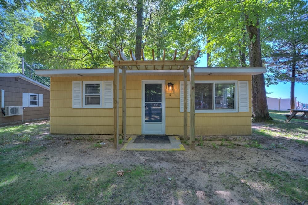 Scenic Drive Resort by DreamStay gallery photo in Muskegon, MI — image 13