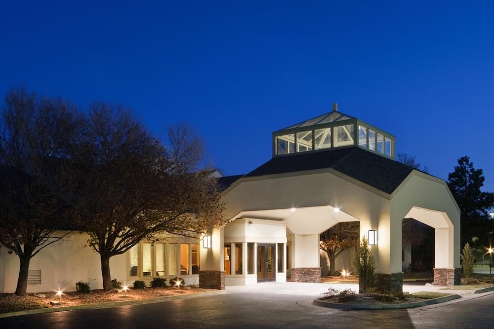 Endeavor Inn & Suites, Trademark Collection by Wyndham gallery photo in Topeka, KS — image 43
