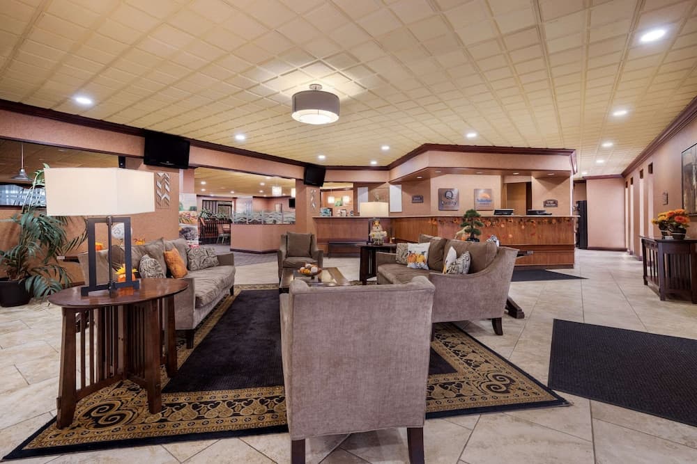 Suburban Studios Syracuse Fairgrounds gallery photo in Syracuse, NY — image 24