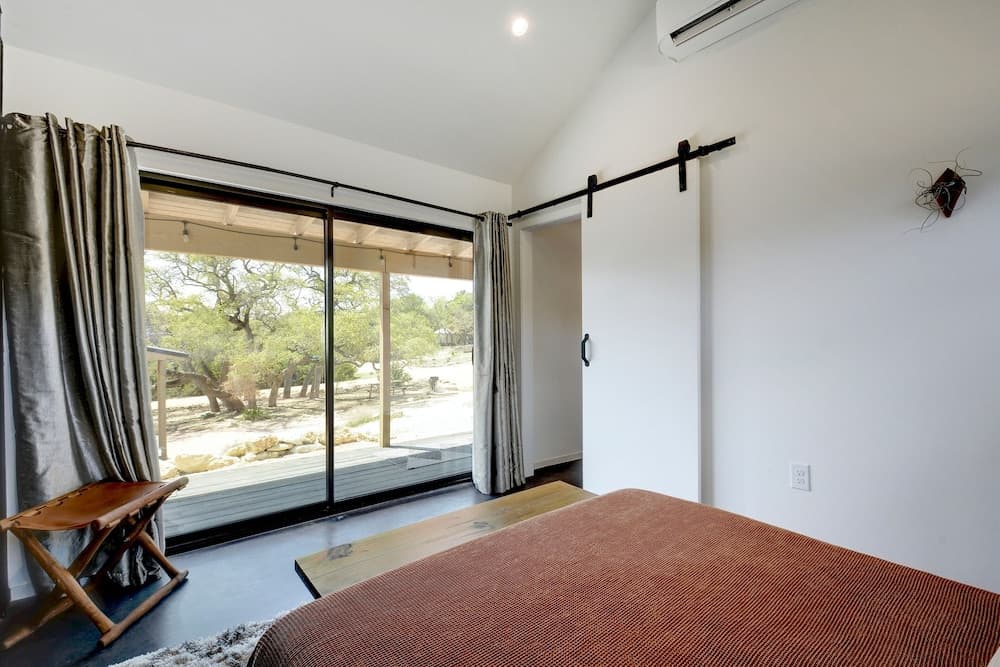 Lucky Arrow Retreat - Dripping Springs gallery photo in Dripping Springs, TX — image 19