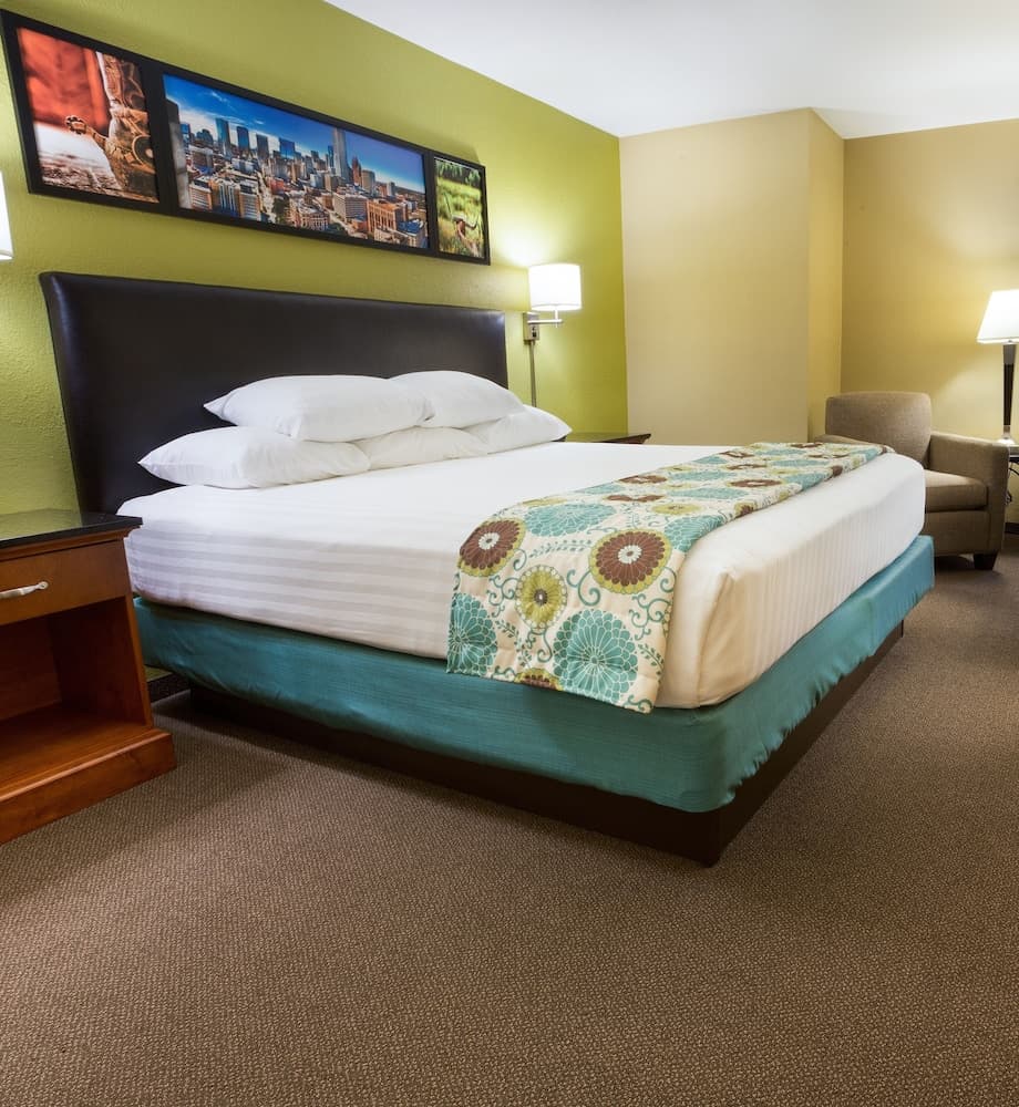 Heritage Inn & Suites The Woodlands, Trademark by Wyndham gallery photo in The Woodlands, TX — image 53
