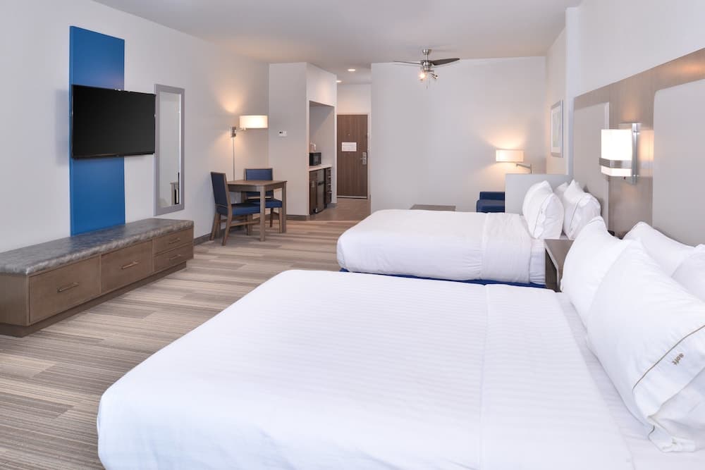 Holiday Inn Express & Suites Houston E - Pasadena by IHG gallery photo in Pasadena, TX — image 4