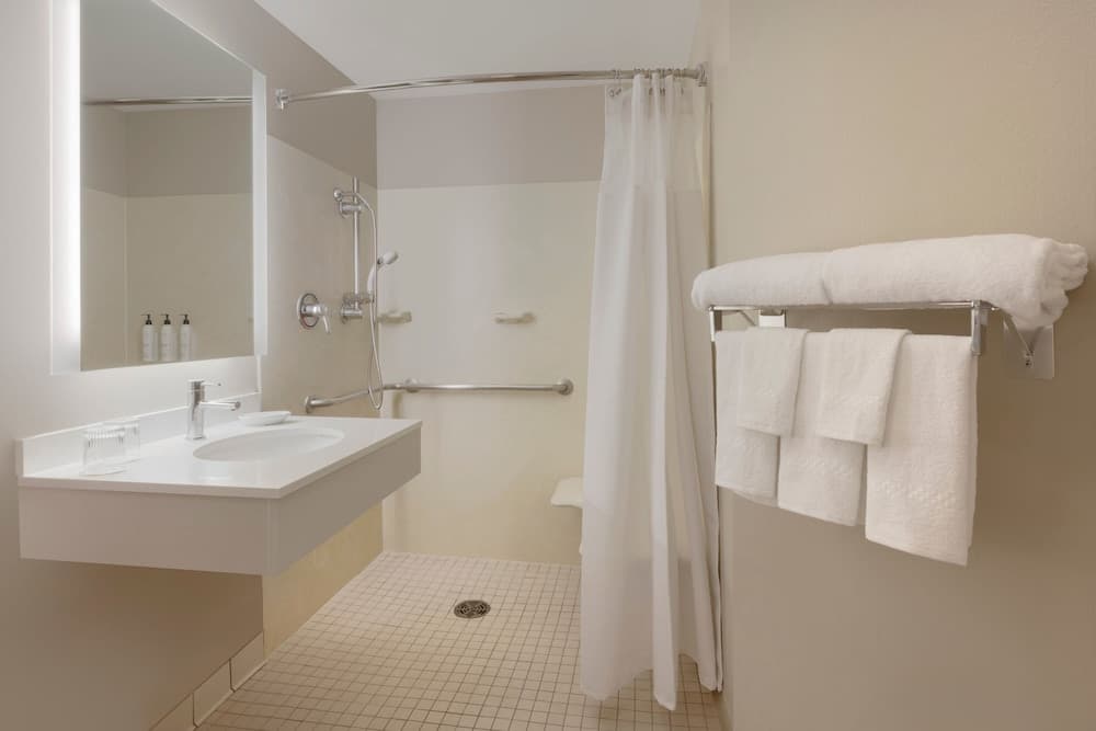 SpringHill Suites by Marriott Newark Liberty International gallery photo in Newark, NJ — image 15
