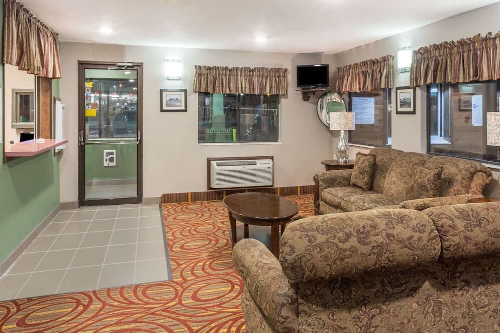 Super 8 by Wyndham Rock Springs interior in Rock Springs, WY — gallery photo 2