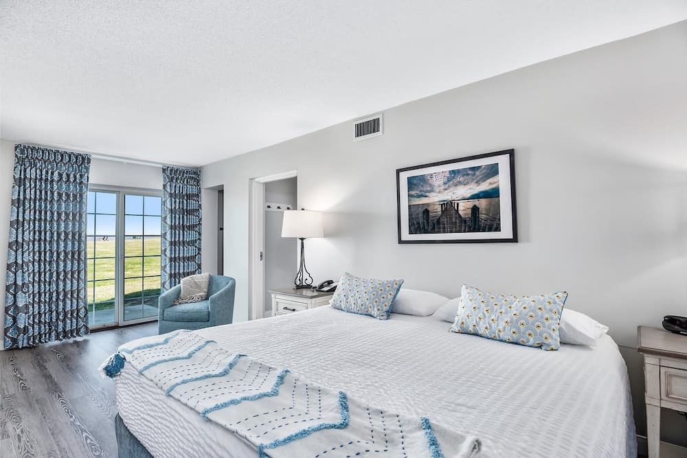 Second Floor Master Suite Bay View interior in North East, MD — gallery photo 2