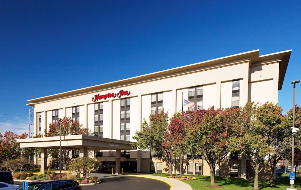 Hampton Inn Philadelphia-International Airport featured exterior or lobby in Philadelphia, PA — similar hotel