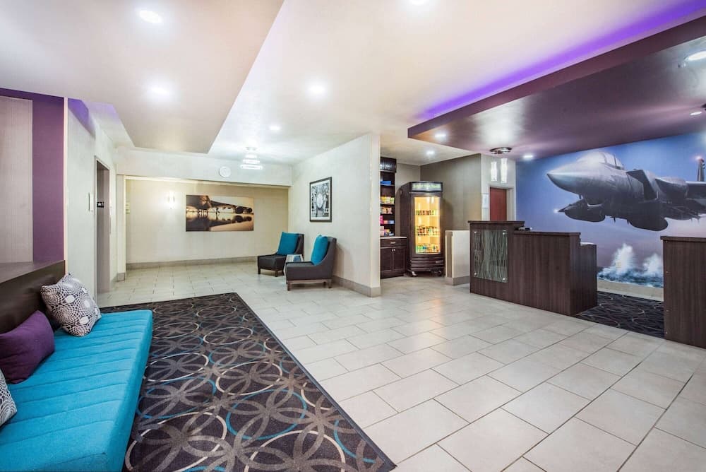 La Quinta Inn & Suites by Wyndham Fairborn Wright-Patterson property views in Fairborn, OH — gallery photo 3