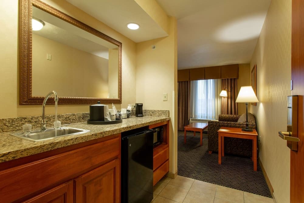 Hampton Inn Waterloo Cedar Valley gallery photo in Waterloo, IA — image 5