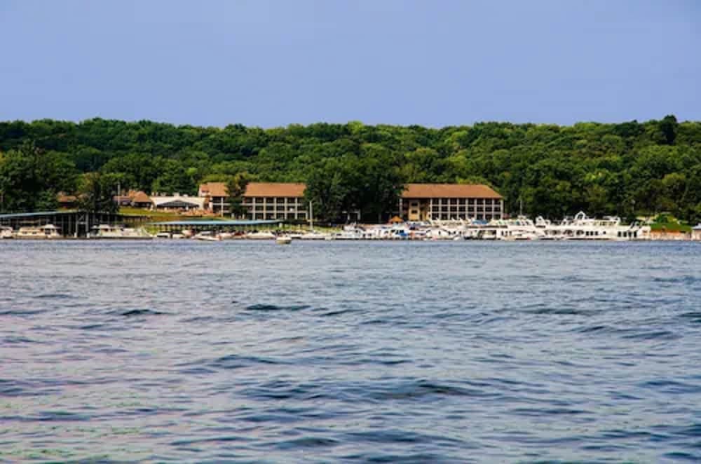 Fourwinds Lakeside Inn & Marina gallery photo in Bloomington, IN — image 8