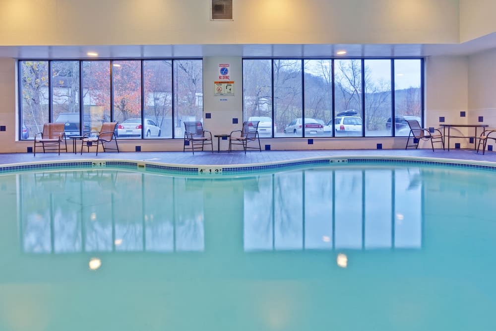 Holiday Inn Express Winfield by IHG gallery photo in Hurricane, WV — image 5