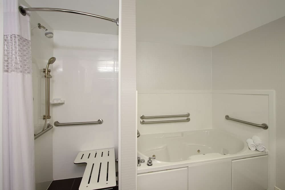 Hampton Inn Hagerstown-I-81 gallery photo in Hagerstown, MD — image 26