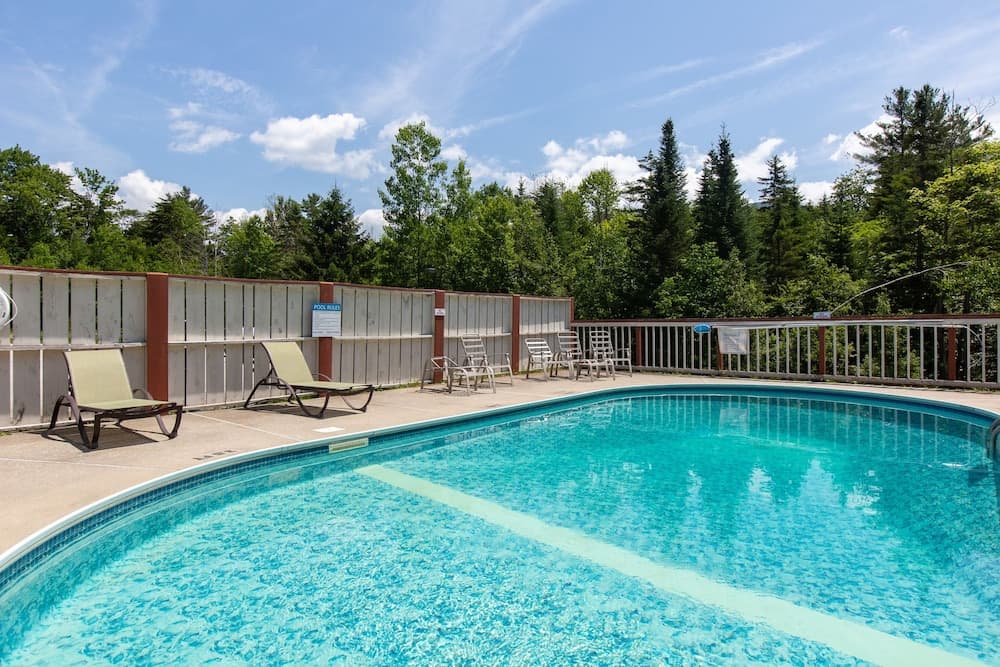 Mendon Mountainview Lodge property views in Killington, VT — gallery photo 3