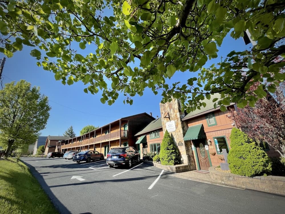 LakeFront Lodge — hotel in McHenry, Illinois