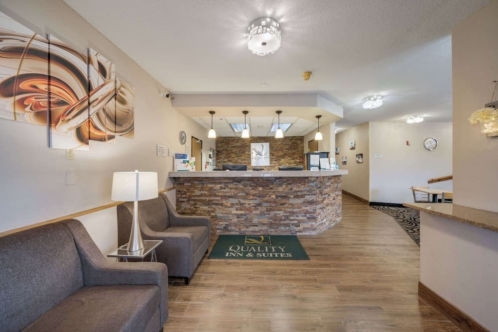 Quality Inn & Suites Sioux Falls South property views in Sioux Falls, SD — gallery photo 3