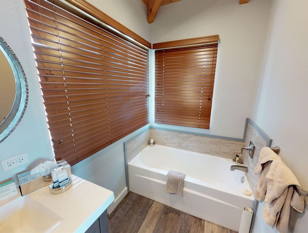 Hotel Moloka'i interior in Kaunakakai, HI — gallery photo 2