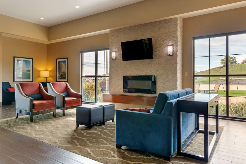 Comfort Inn & Suites Mandan - Bismarck property views in Mandan, ND — gallery photo 3