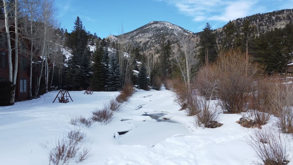 Aspen Winds on Fall River interior in Estes Park, CO — gallery photo 2