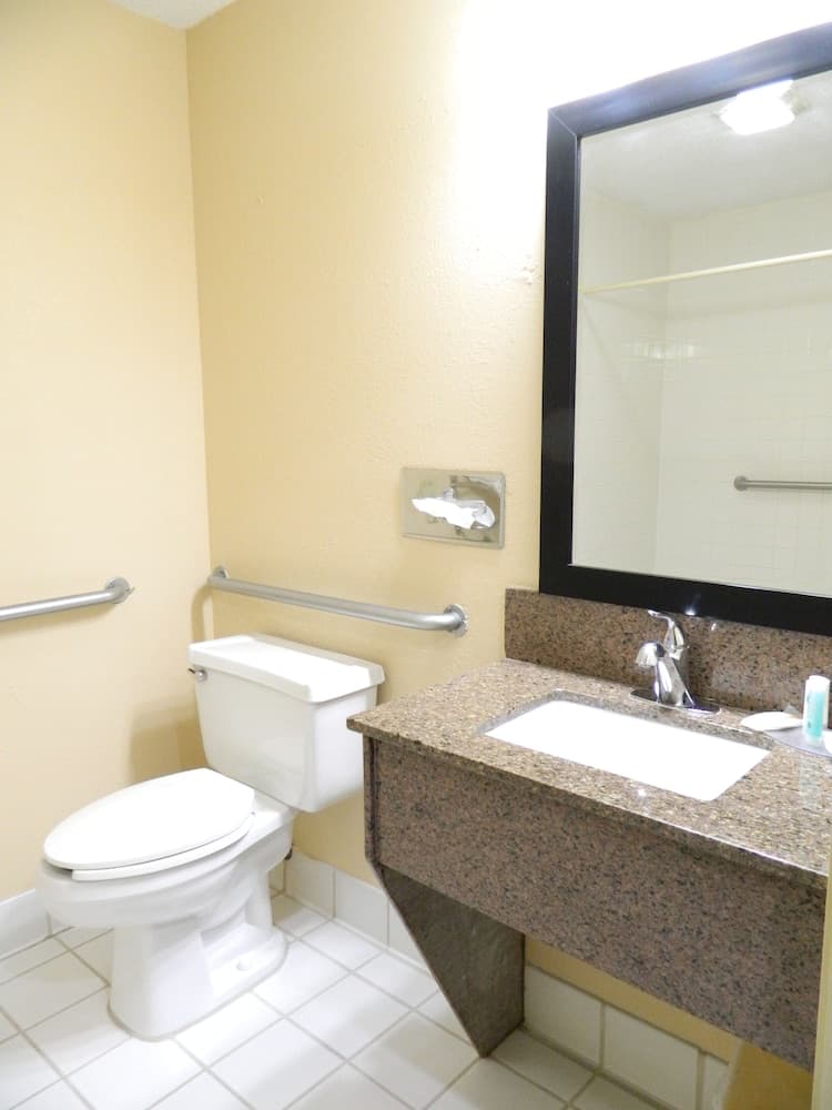 Quality Inn Ottawa near Starved Rock State Park property views in Ottawa, IL — gallery photo 3