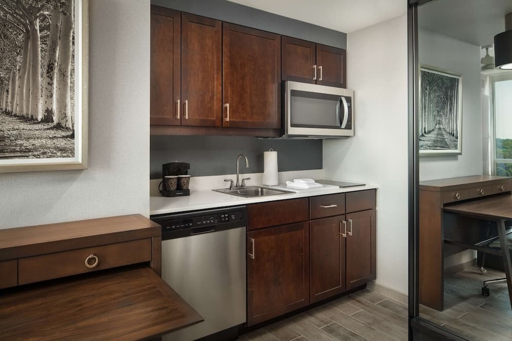 Homewood Suites by Hilton Teaneck Glenpointe gallery photo in Teaneck — image 22