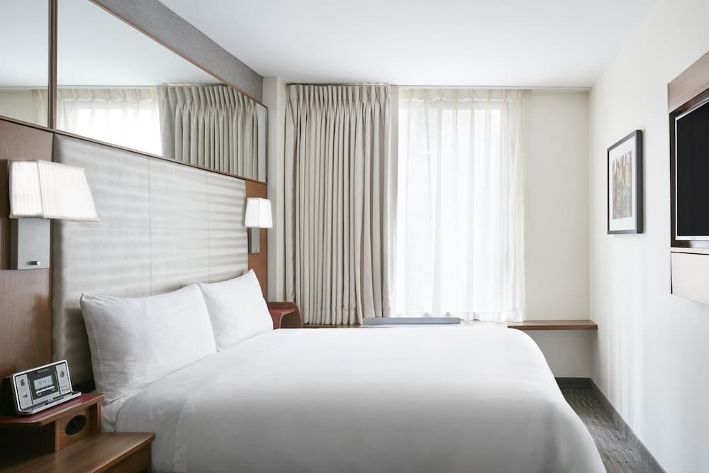 Club Quarters Hotel, Grand Central interior in New York, NY — gallery photo 2